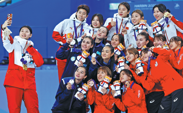 Relay gold cold comfort for Team China