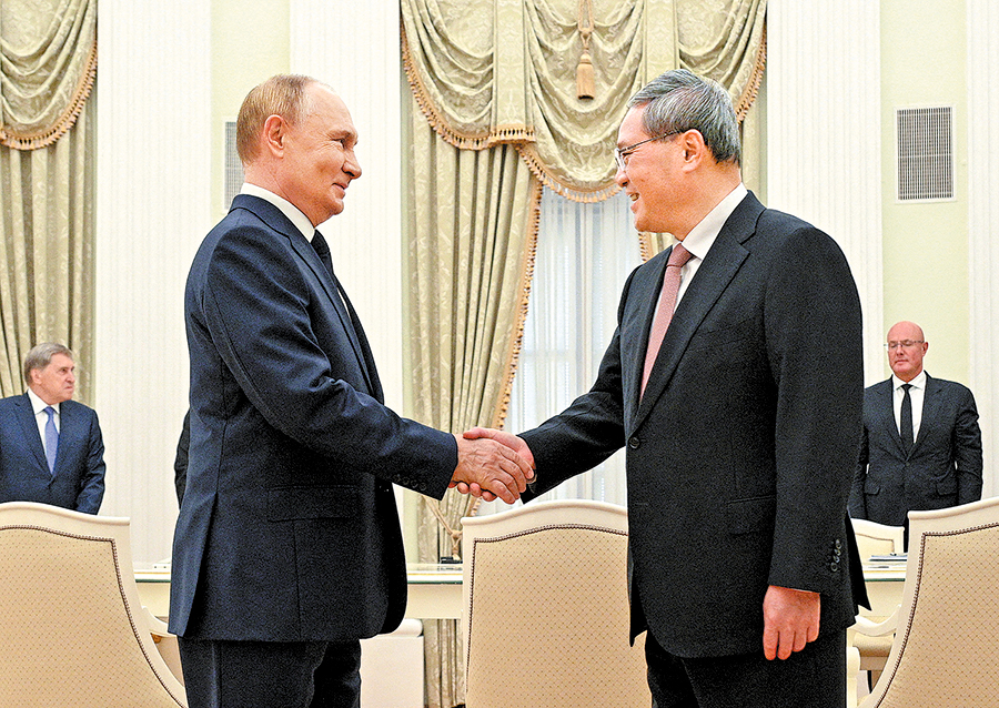 Beijing, Moscow sign deals to strengthen cooperation